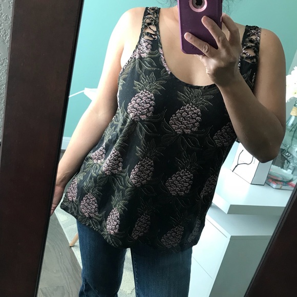 H&M Tops - H&M pineapple tank top